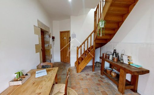 Château 3800 M² Sur Terrain 22ha