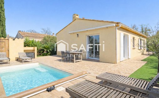 Maison à Ecarts, Roquebrune-sur-Argens, France 1