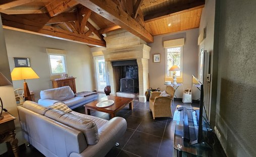 Castle for Sale in Périgueux, Nouvelle-Aquitaine, France