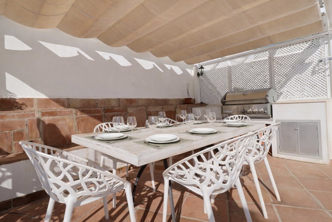 Townhouse in Benahavis, Andalusia, Spain 4 - 16834689