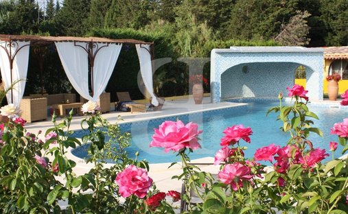 Castle for Sale in Carpentras, Provence-Alpes-Côte d'Azur, France