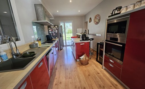 Castle for Sale in Périgueux, Nouvelle-Aquitaine, France