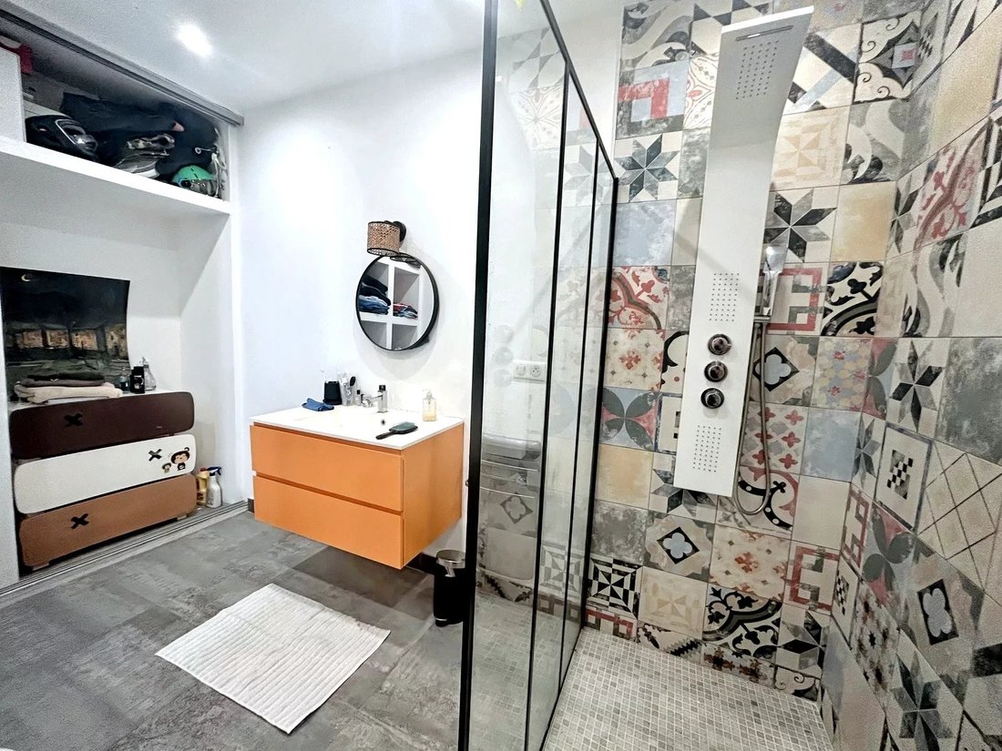 Apartment in Saint Victor, 7e Arrondissement, Marseille 5 - 16831003