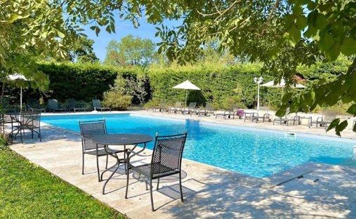 Agen Charming Estate With Manor House, Caretaker's House, Barn For Events, River, Lake 19 Hectares