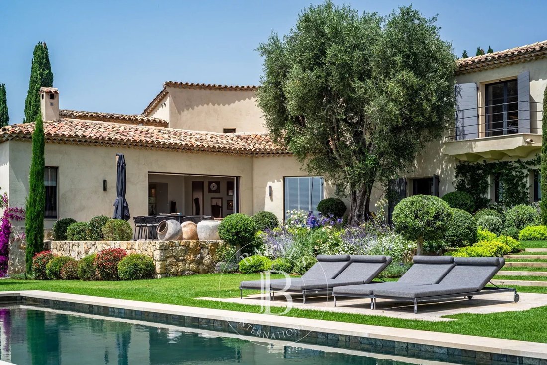 Villa in Grasse, Provence-Alpes-Côte d'Azur, France 2 - 16202648