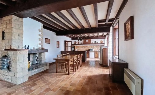 Castle for Sale in Tournus, Bourgogne-Franche-Comté, France
