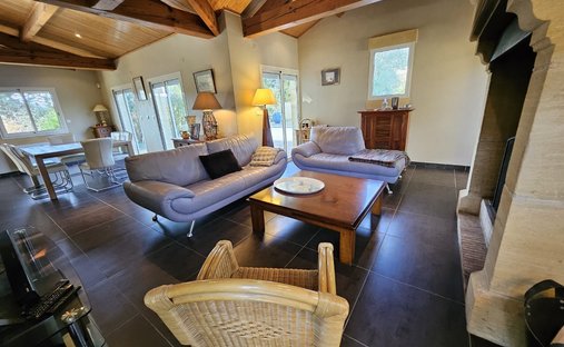 Castle for Sale in Périgueux, Nouvelle-Aquitaine, France