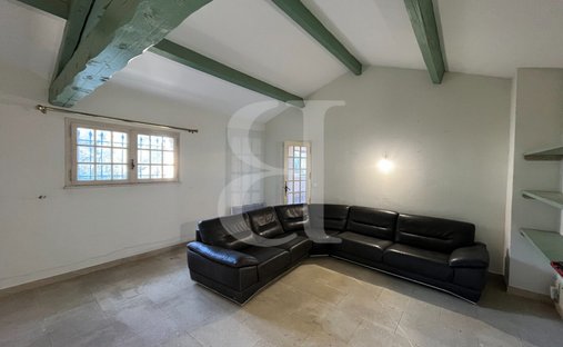 Castle for Sale in Carpentras, Provence-Alpes-Côte d'Azur, France