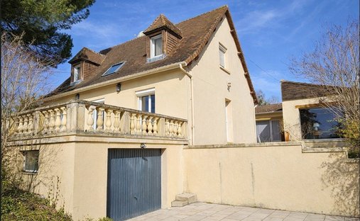 Castle for Sale in Périgueux, Nouvelle-Aquitaine, France