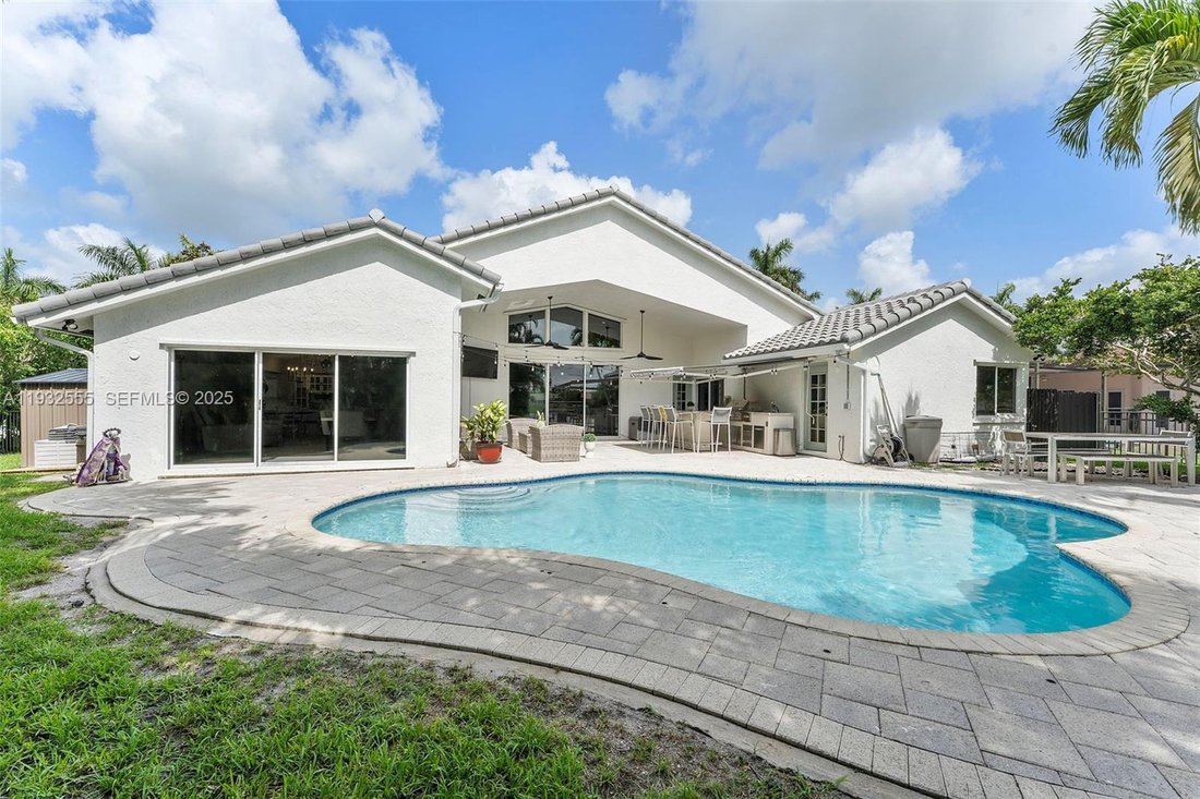 House in Davie, Florida, United States 5 - 16831893