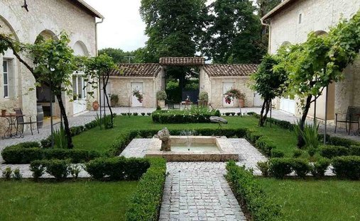 Agen Charming Estate With Manor House, Caretaker's House, Barn For Events, River, Lake 19 Hectares