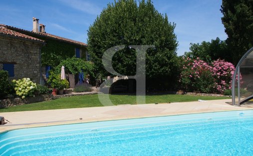 Ensemble Immobilier Avec Gites à 5 Min De Vaison La Romaine