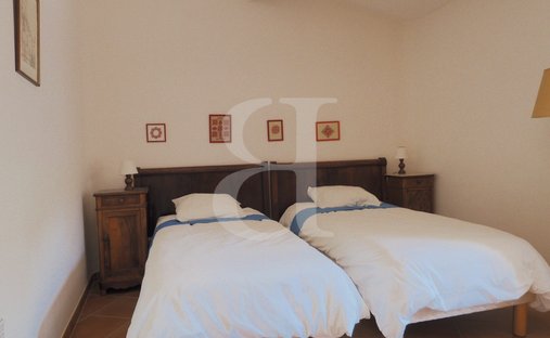 Ensemble Immobilier Avec Gites à 5 Min De Vaison La Romaine