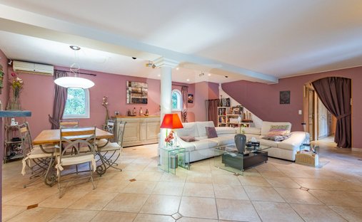 Ensemble Immobilier Avec Gites à 5 Min De Vaison La Romaine