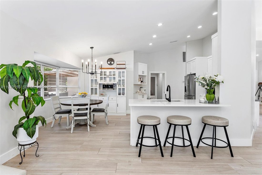 House in Davie, Florida, United States 3 - 16831893