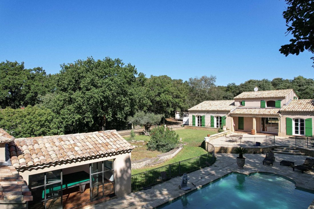 Estate in Castillon-du-Gard, Occitania, France 1 - 16833126