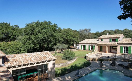 Estate in Castillon-du-Gard, Occitania, France 1