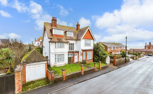 Haus in Westgate-on-Sea, England 1