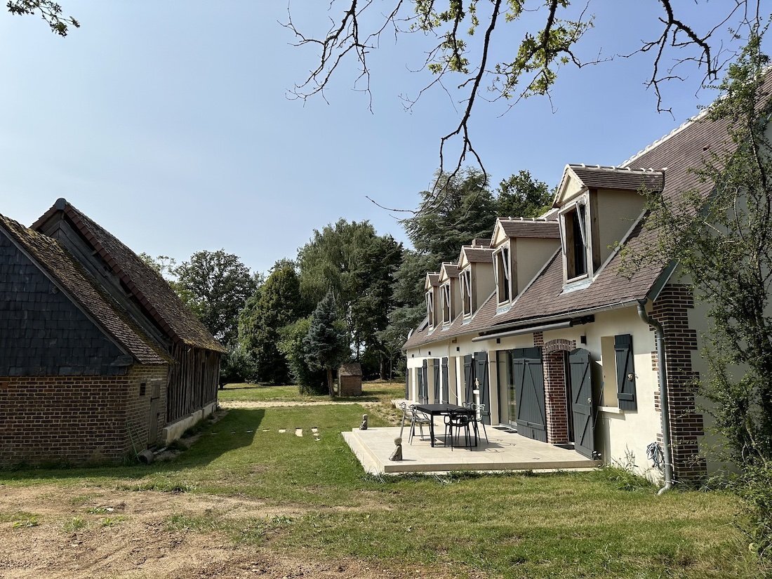 Estate in Arcisses, Centre-Val de Loire, France 2 - 16836799