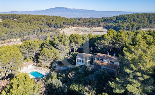 Castle for Sale in Carpentras, Provence-Alpes-Côte d'Azur, France