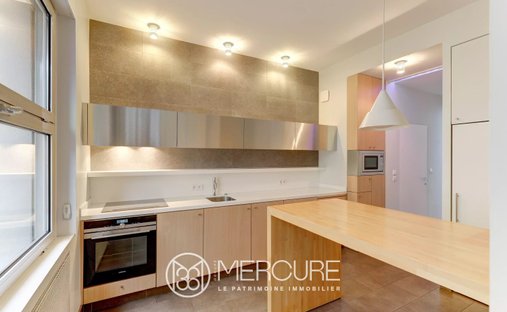 Castle for Sale in Clermont-Ferrand, Auvergne-Rhône-Alpes, France