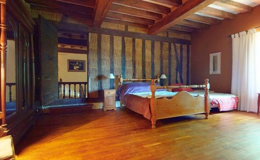 16th C Castle With Outbuildings, Perfectly Renovated