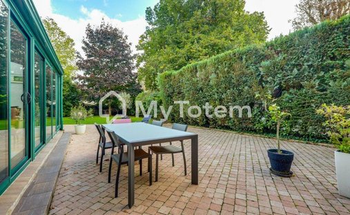 Castle for Sale in Saint-Leu-la-Forêt, Île-de-France, France