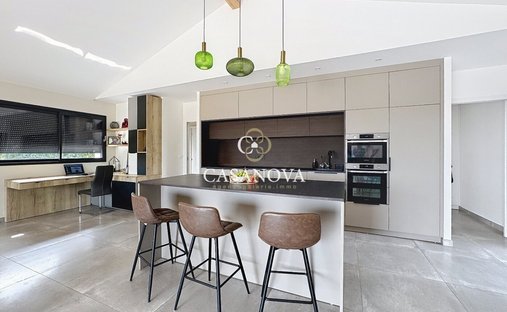 Castle for Sale in Pézenas, Occitanie, France