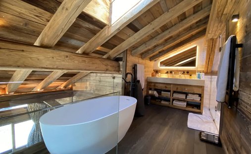 Castle for Sale in Bourges, Centre-Val de Loire, France