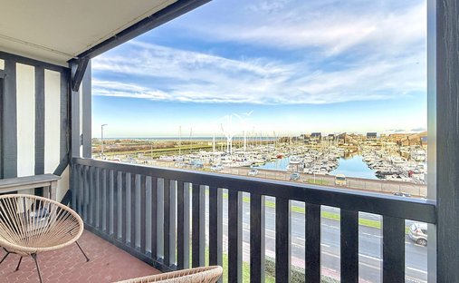 Manor House And Its Annexes Near Deauville