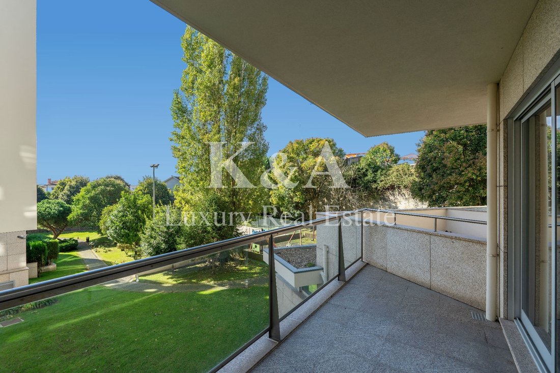 Apartment in Lordelo do Ouro e Massarelos, Porto District, Portugal 2 - 16832946