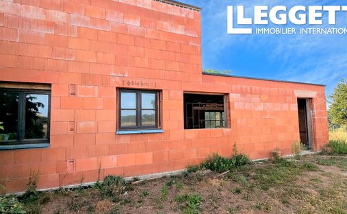 Castle for Sale in Saint-Yrieix-la-Perche, Nouvelle-Aquitaine, France