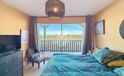 Manor House And Its Annexes Near Deauville