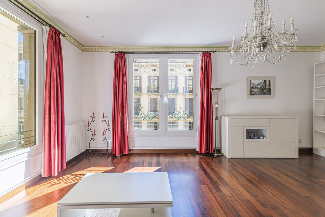 Apartment in Eixample, Barcelona, Spain 4 - 16835105