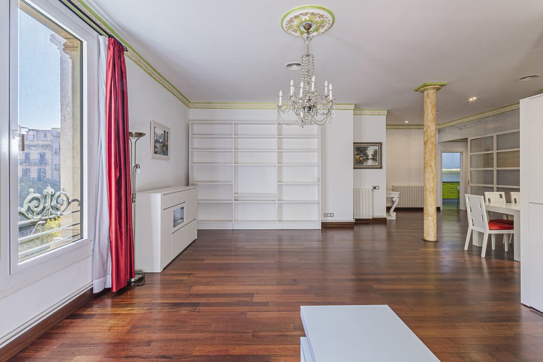 Apartment in Eixample, Barcelona, Spain 3 - 16835105