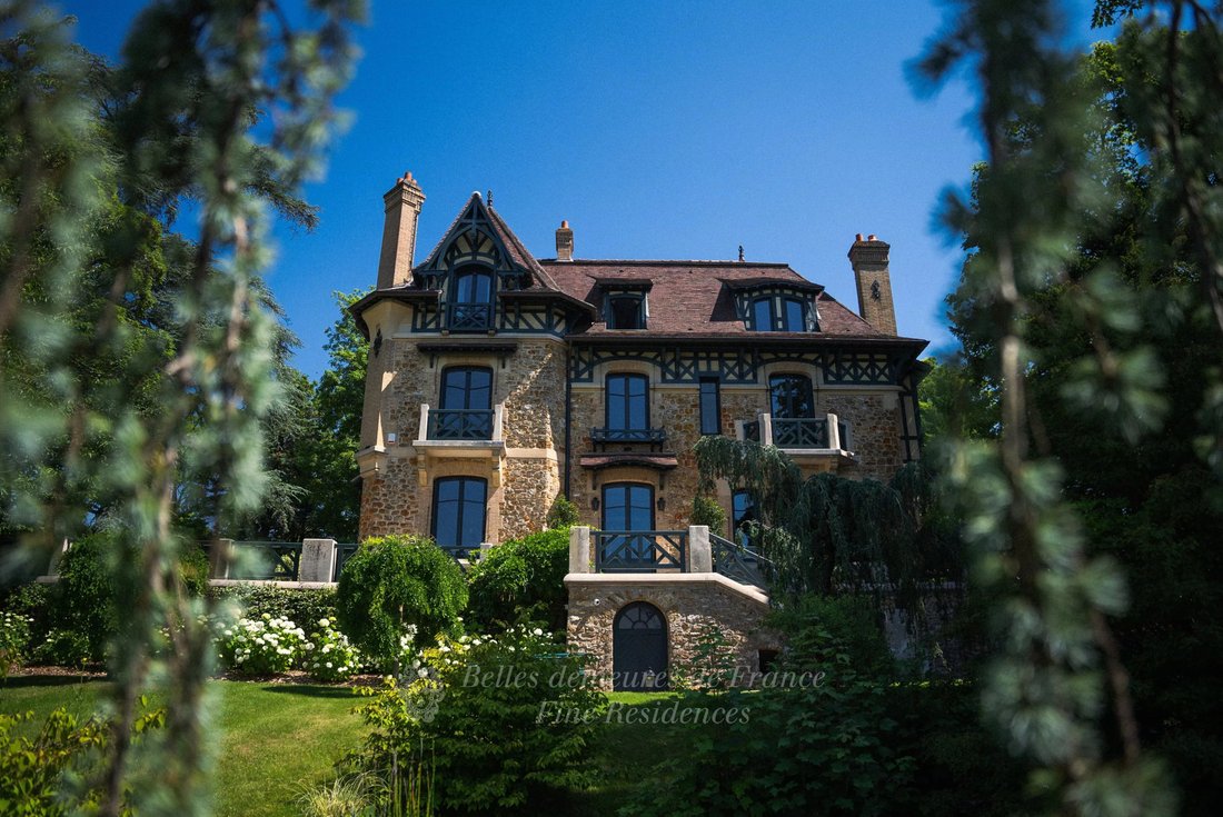 Estate in Yerres, Ile-de-France, France 1 - 16839401