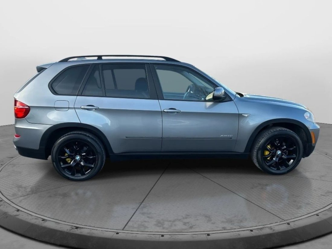 Suv in Canton, MA, United States 4 - 16840153