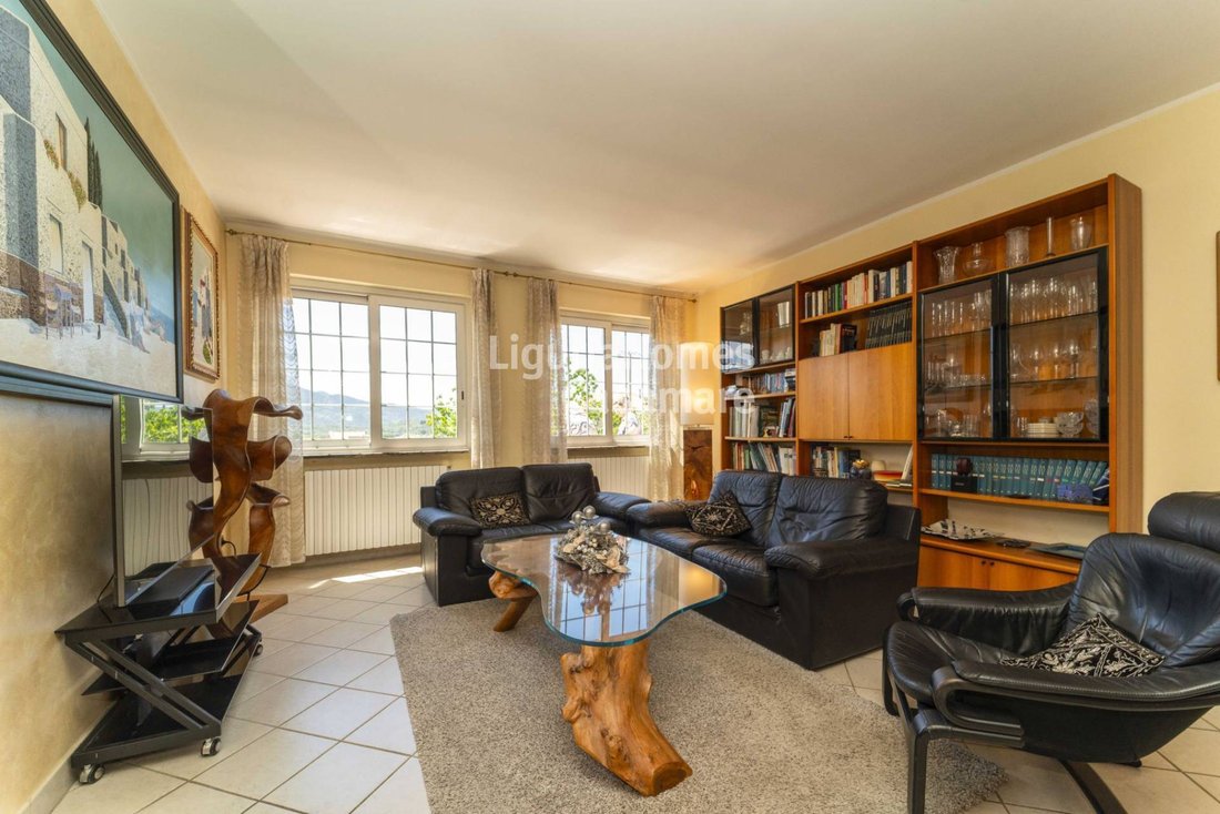 Villa in Cisano sul Neva, Liguria, Italy 5 - 16831544