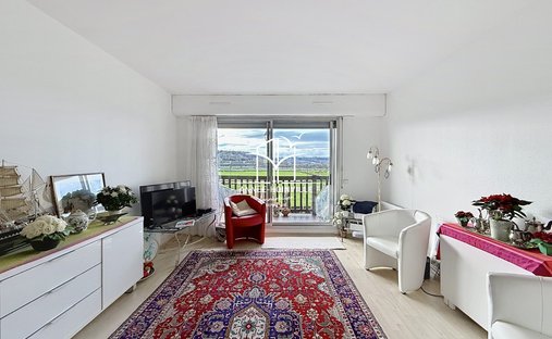 Manor House And Its Annexes Near Deauville