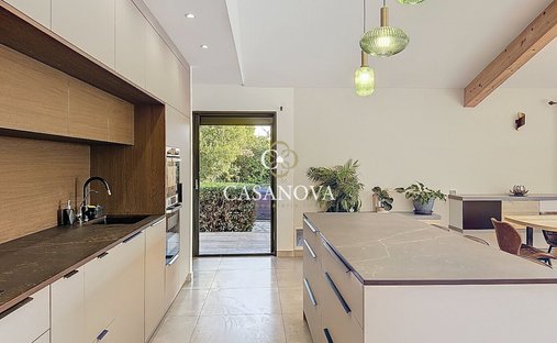 Castle for Sale in Pézenas, Occitanie, France