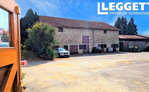 Castle for Sale in Saint-Yrieix-la-Perche, Nouvelle-Aquitaine, France