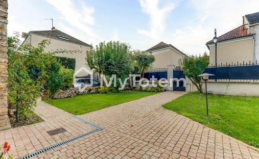 Castle for Sale in Saint-Leu-la-Forêt, Île-de-France, France