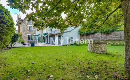 Castle for Sale in Saint-Leu-la-Forêt, Île-de-France, France - 3