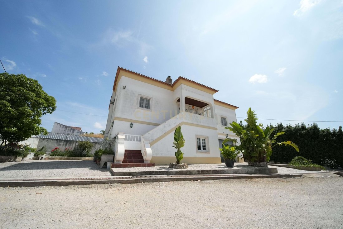 Palmela, Setubal, Portugal 3 - 16835183