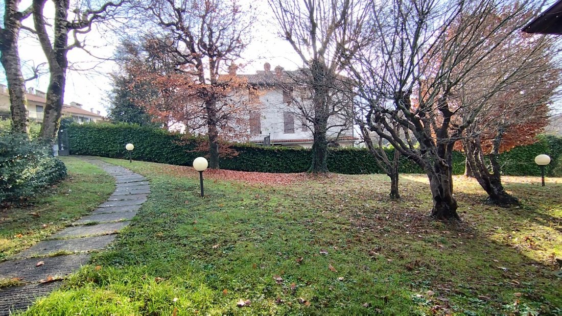 Villa in Almenno San Salvatore, Lombardy, Italy 3 - 16838368