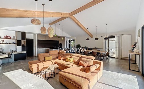 Castle for Sale in Pézenas, Occitanie, France