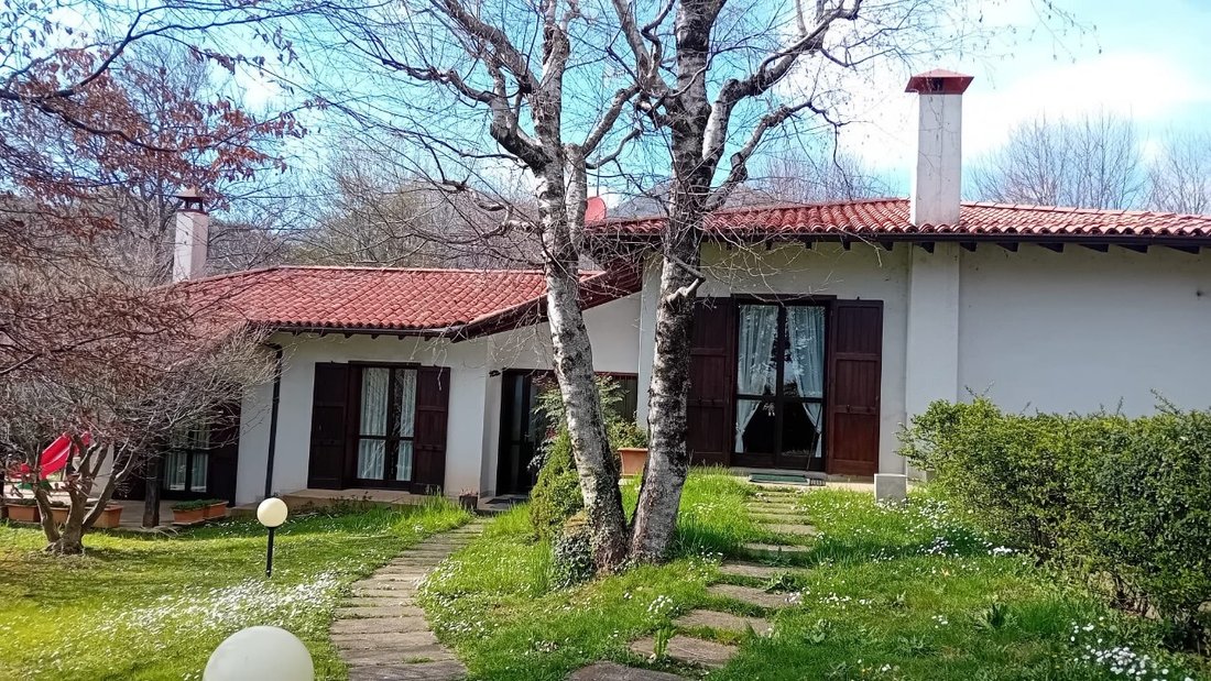 Villa in Almenno San Salvatore, Lombardy, Italy 1 - 16838368