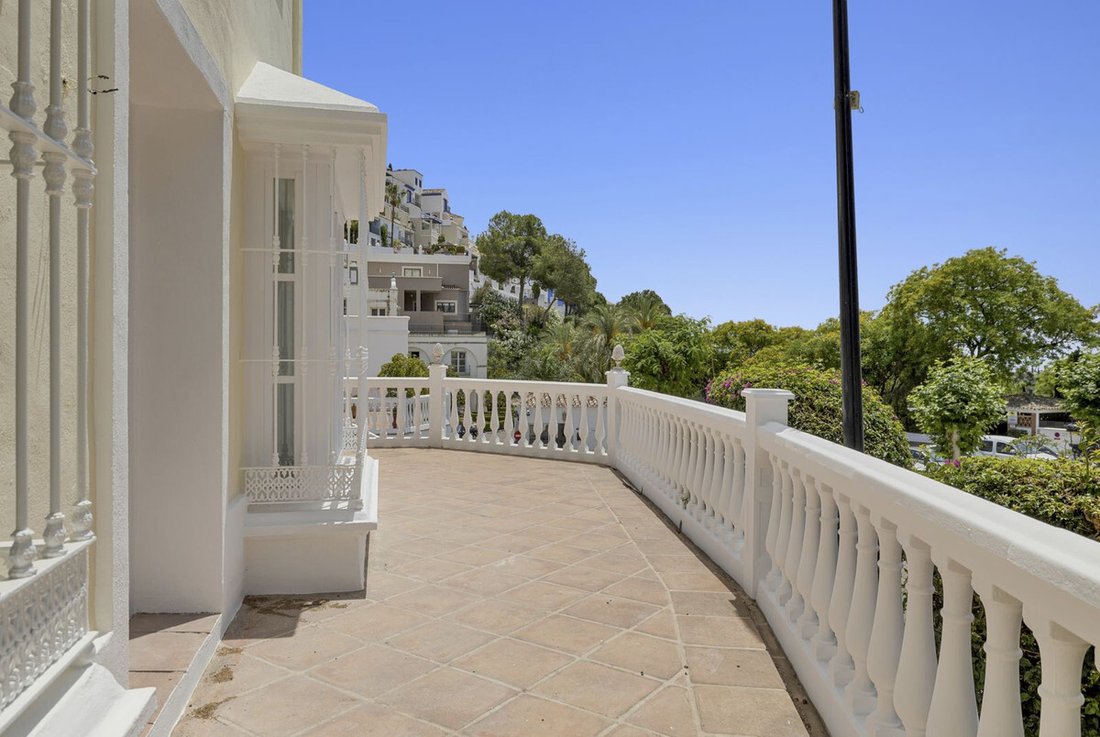 House in La Quinta, Benahavis, Andalusia 4 - 16831912