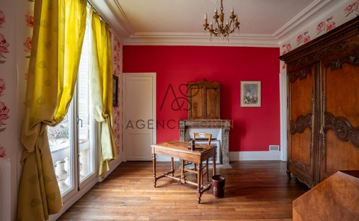 Château For Sale, 15 Rooms Le Vesinet 78110