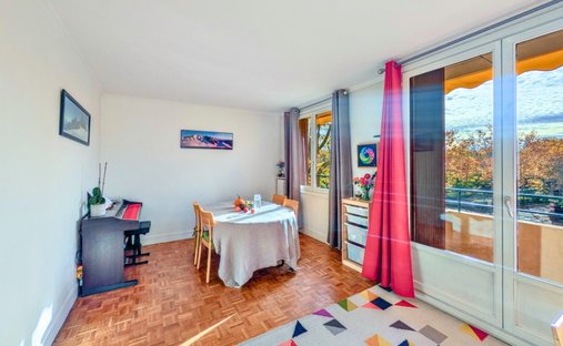 Château For Sale, 15 Rooms Le Vesinet 78110